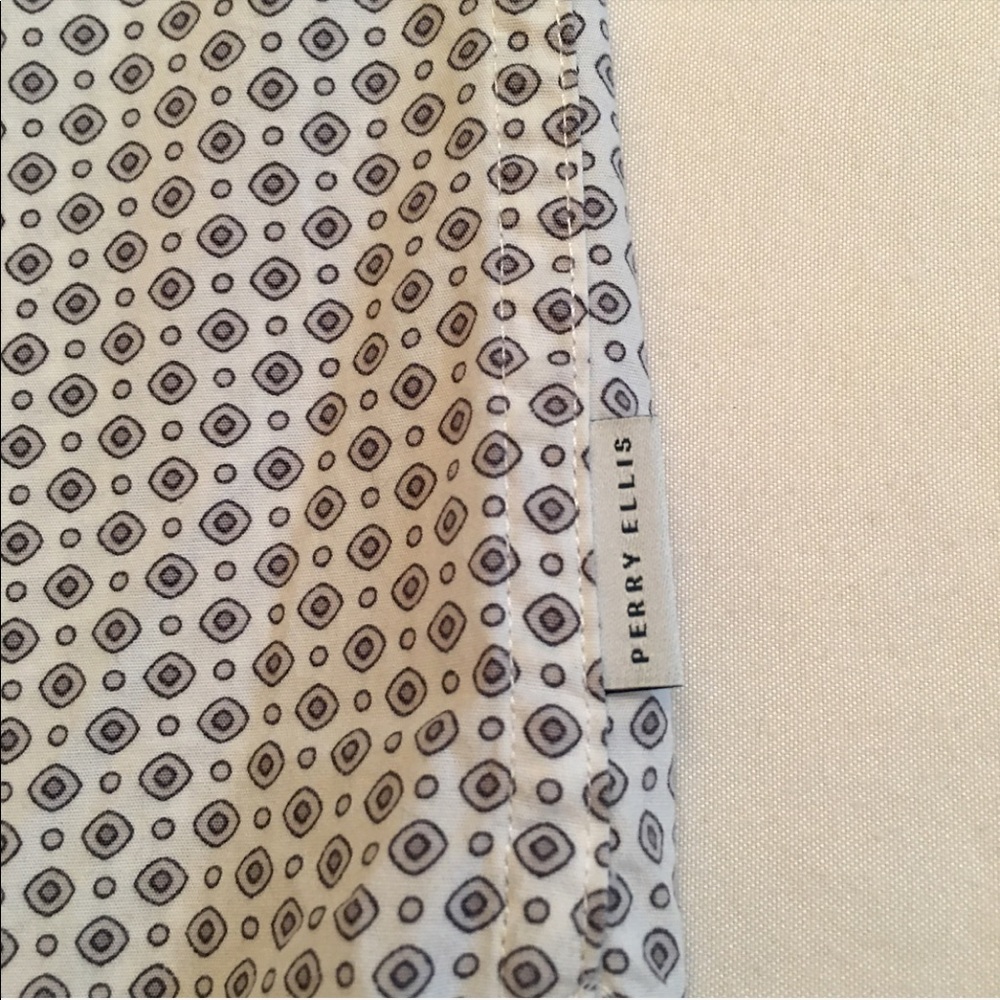 Perry Ellis button down - Picture 4 of 4